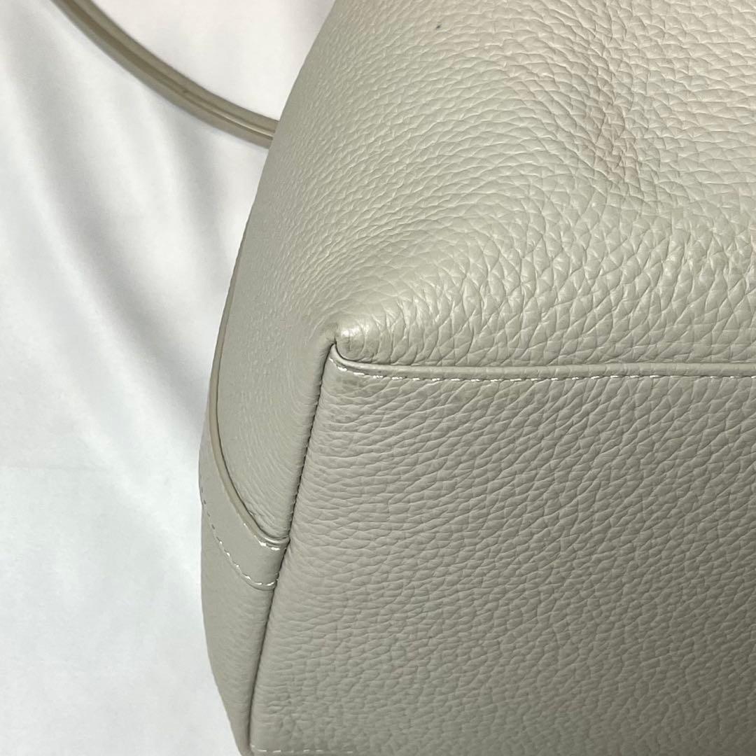 【美品】ヴァジック ボンド ナノ ショルダーバッグ 巾着型 2way アイボリー