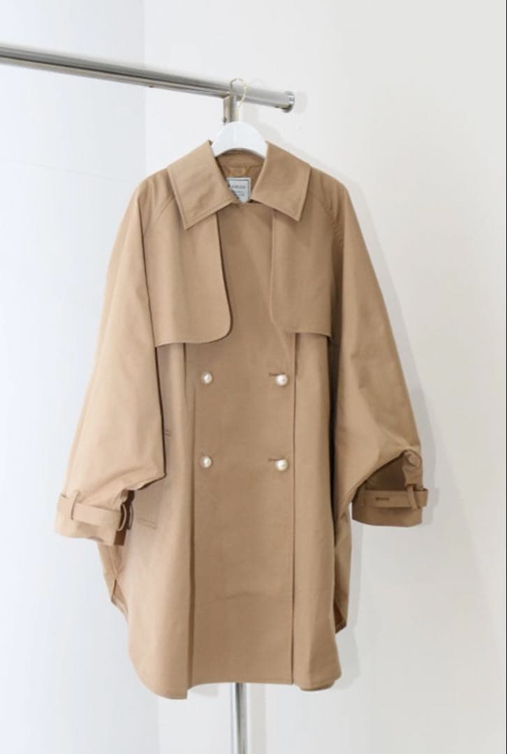 【最終お値下】AMLILEパール釦ドルマントレンチコート　BEG