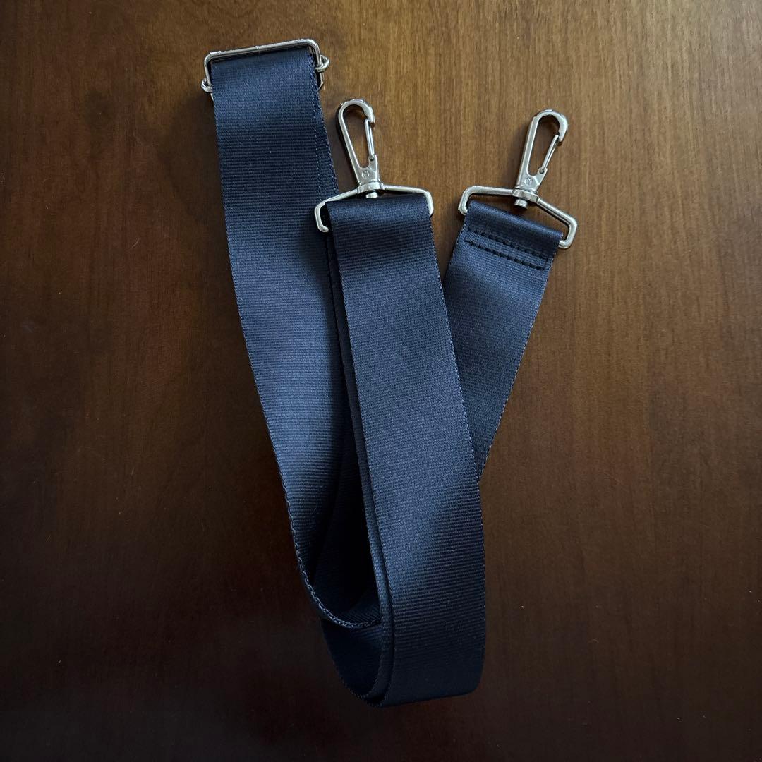 【美品】ファミリア×ピオヌンナル　ヴォヤージュ　ダークグレー