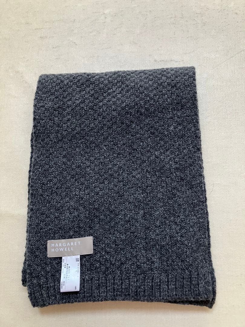 新品未使用MARGARET HOWELL グレー マフラー　定価税込25300円