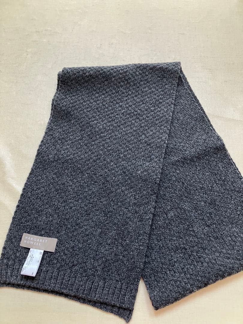 新品未使用MARGARET HOWELL グレー マフラー　定価税込25300円