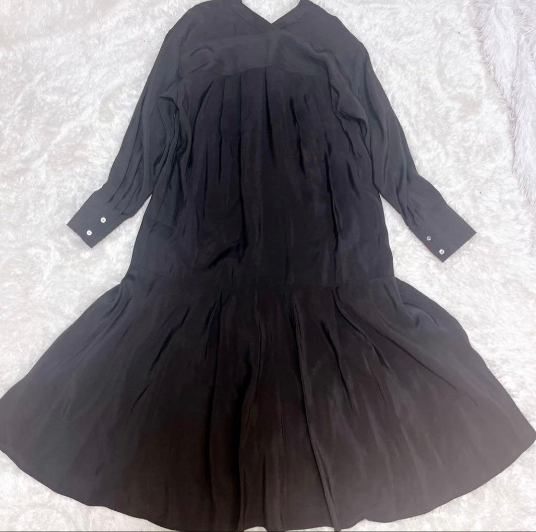 美品✨2024SS✨BEARDSLEY カラーレスシャツワンピース フレア 黒