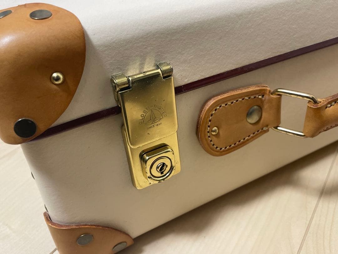 グローブトロッター エアキャビン サファリ 18インチ ベージュ