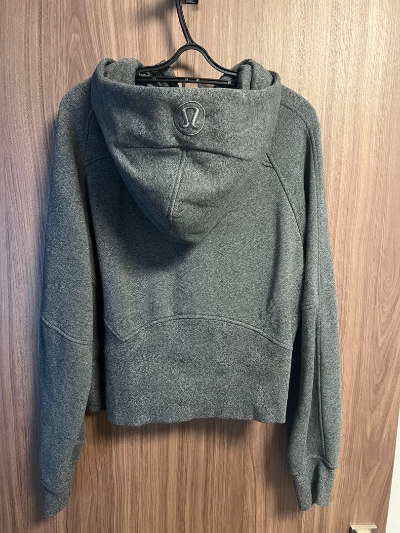 ルルレモン✴︎グレー フルジップ フード付き クロップドパーカー
