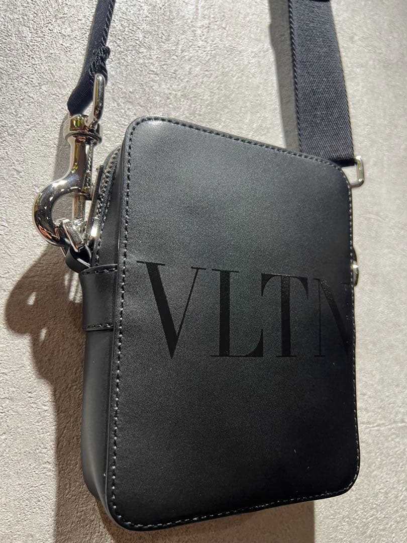 ヴァレンティノガラヴァーニ XY2B0943GUI ショルダーバッグ