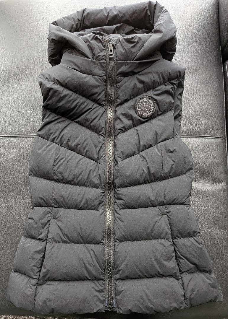 美品希少  ダウンベスト S