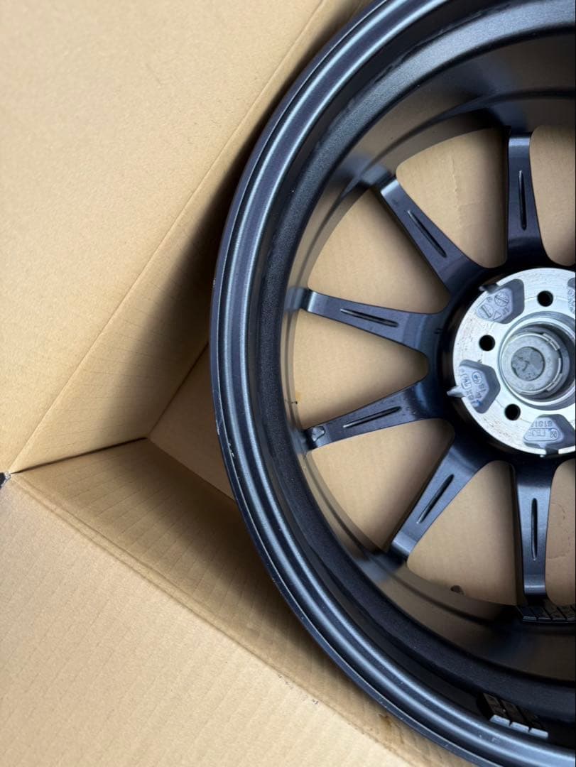 使用半年　美品　POTENZA SW010 18インチ