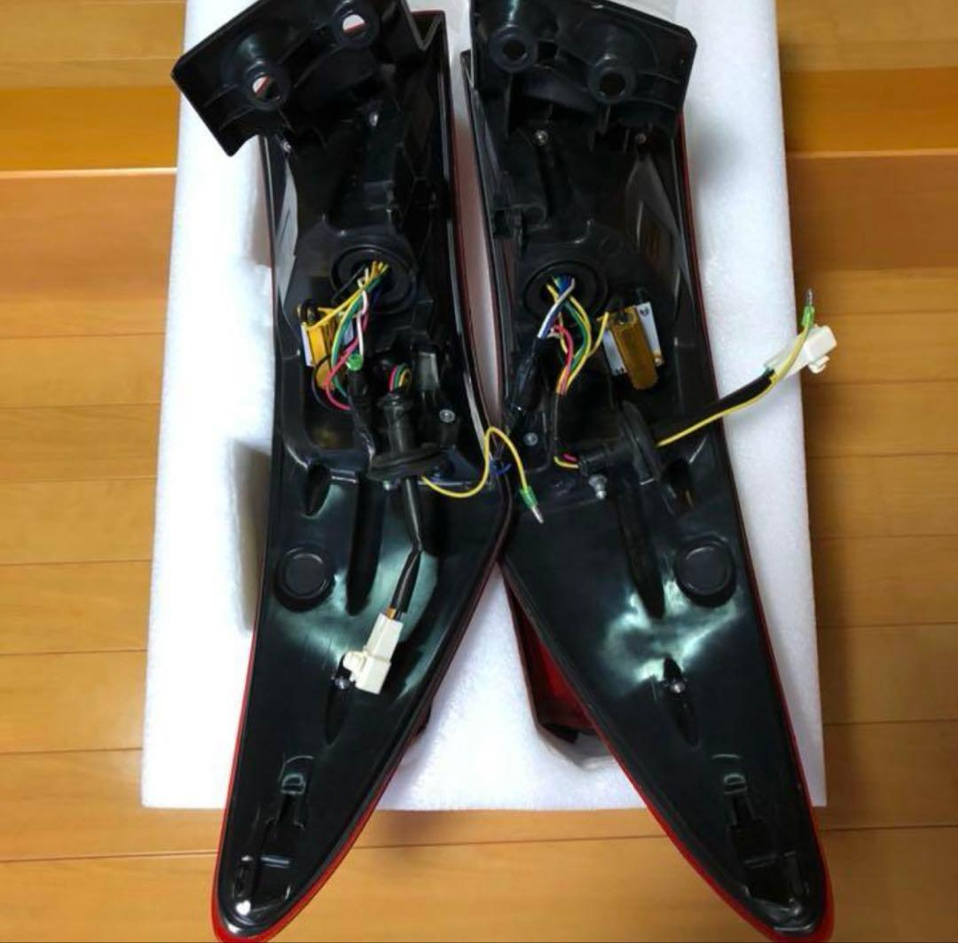 ハリアー60 ヴァレンティレッドテールランプ