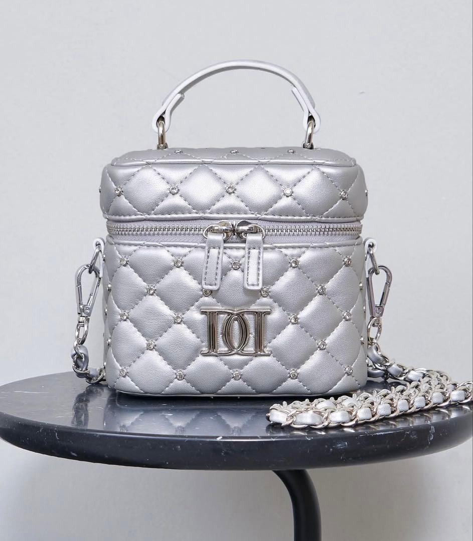 【新品、未使用、未開封❣️】❤️Ｄａｒｉｃｈ❤️キルティングビジュースクエアミニバッグ