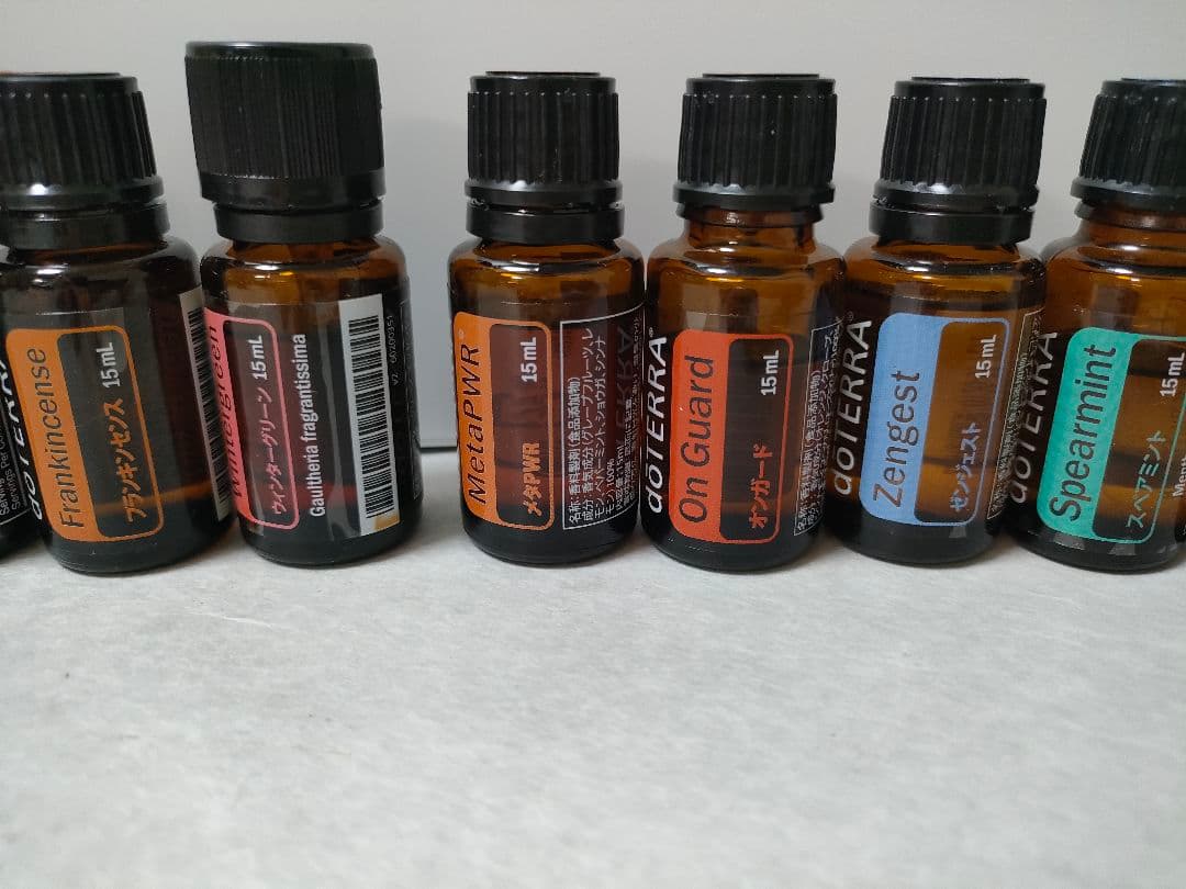 ドテラ　エッセンシャルオイルセット　２１本　小瓶付き24個　木箱