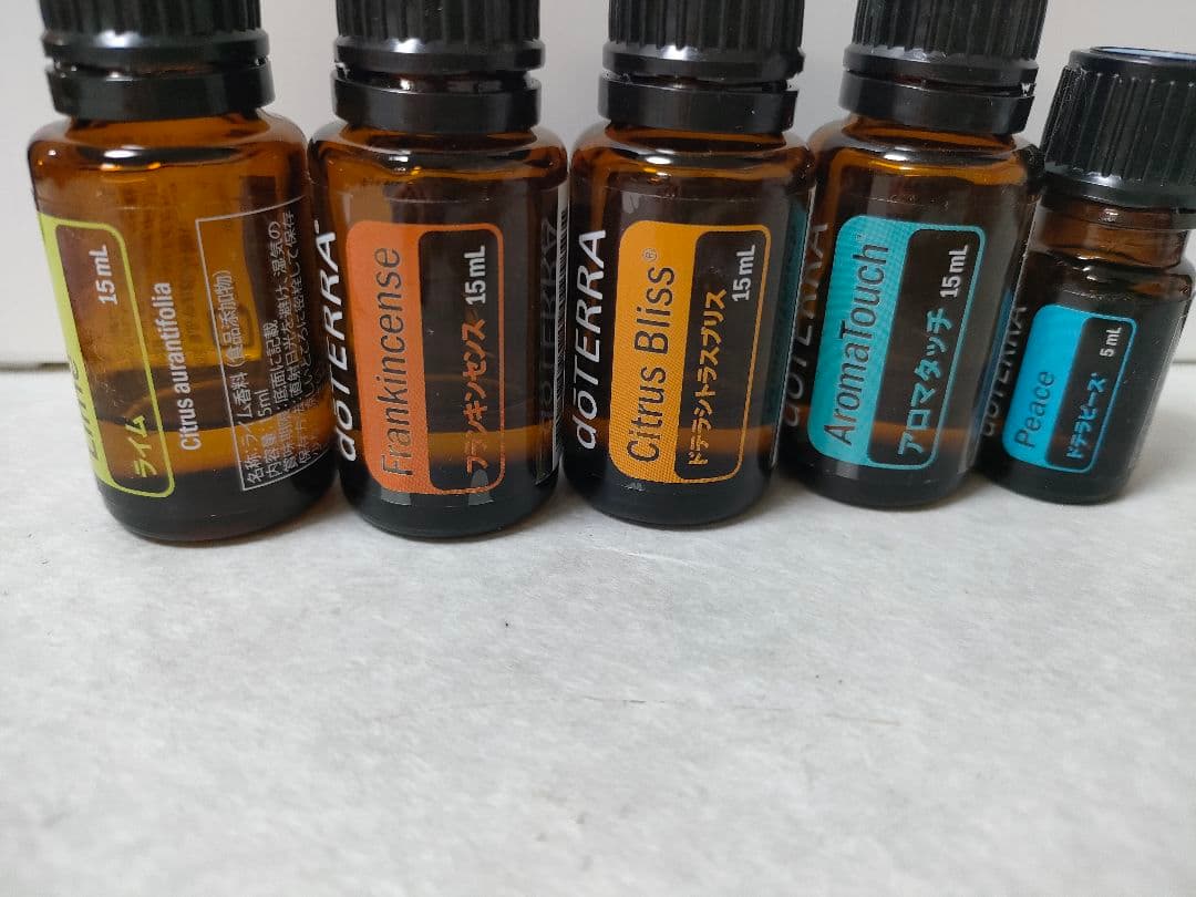 ドテラ　エッセンシャルオイルセット　２１本　小瓶付き24個　木箱