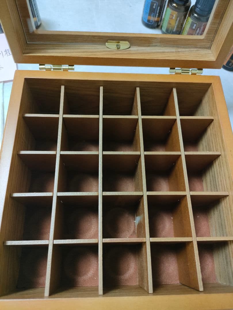 ドテラ　エッセンシャルオイルセット　２１本　小瓶付き24個　木箱