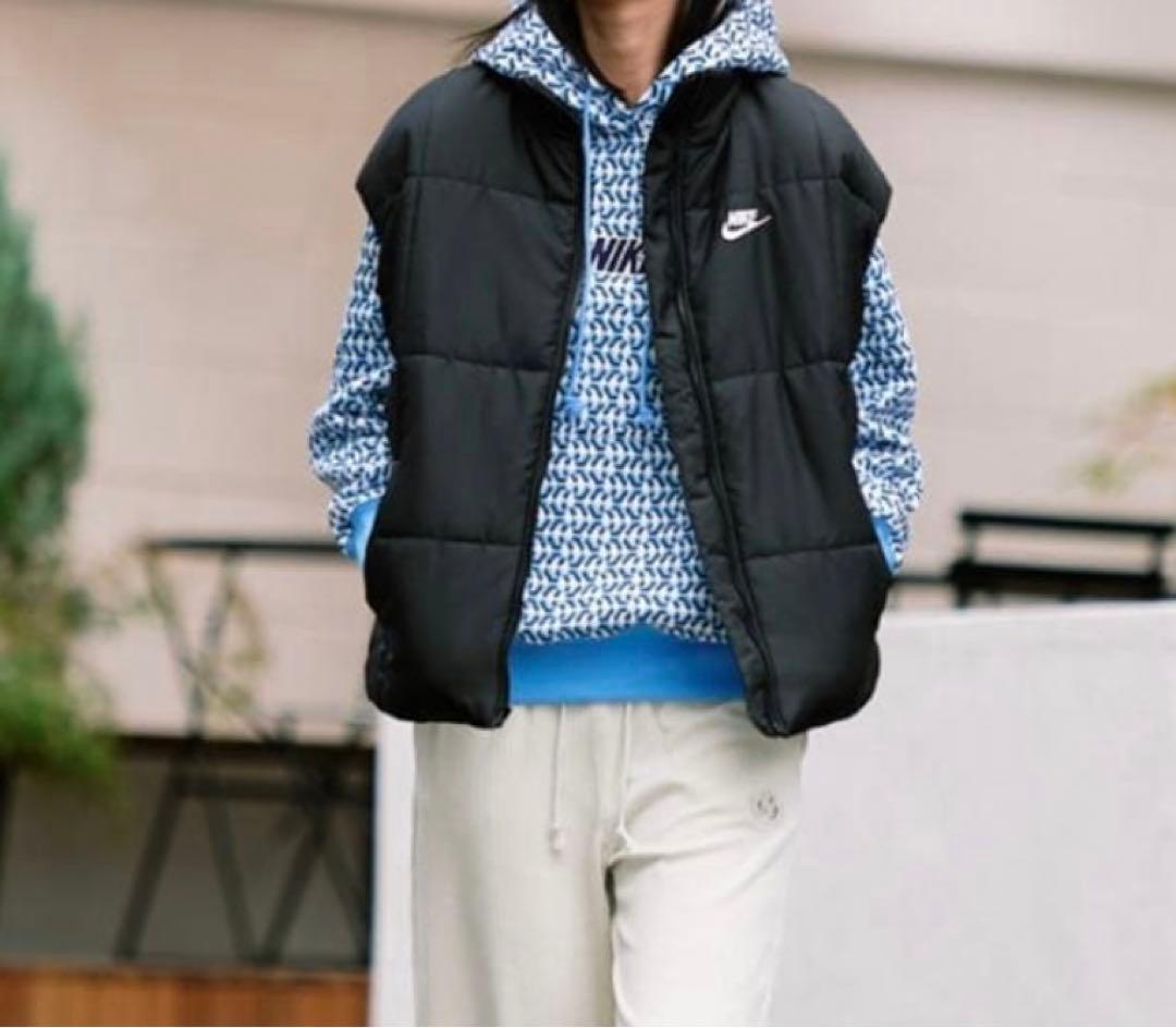 NIKE ウィメンズ　therma-fit ベスト　ブラック 新品未使用　M