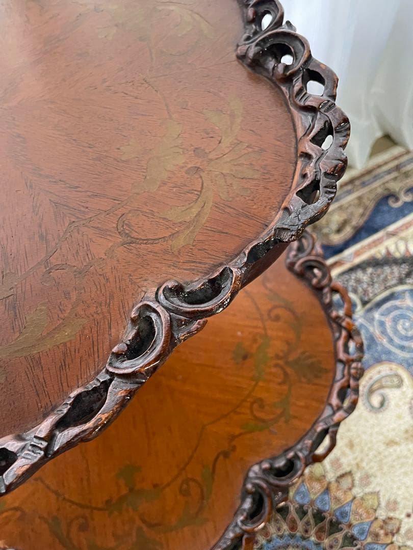 イギリスアンティーク　２段テーブル　 マホガニー象嵌装飾　透かし彫り