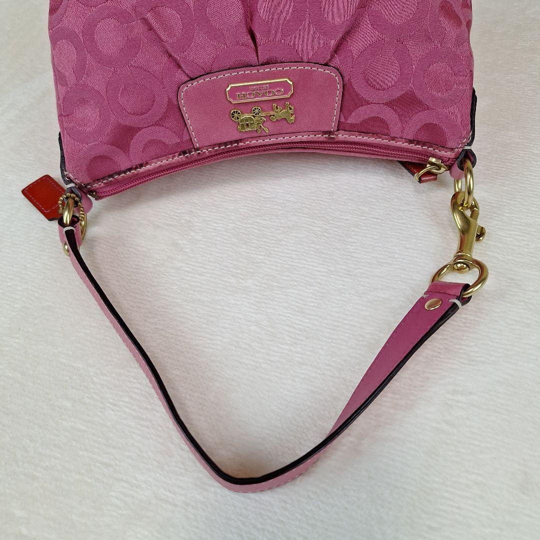 COACH　コーチ　アクセサリーポーチ　キャンバスレザー　馬車　ピンク