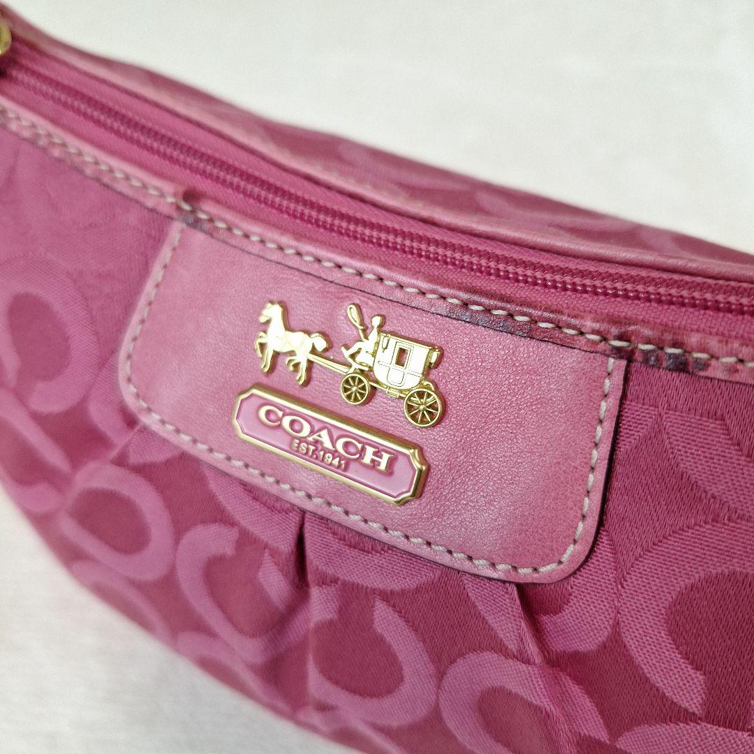 COACH　コーチ　アクセサリーポーチ　キャンバスレザー　馬車　ピンク