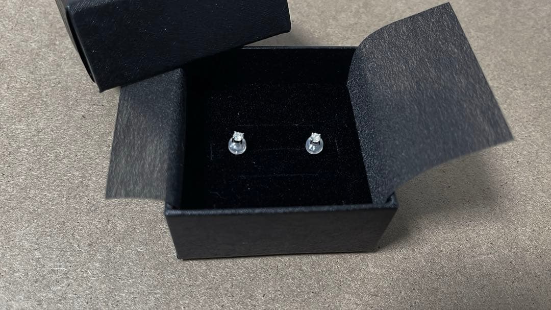 pt900ダイヤモンドピアス スタッドピアス 0.10ct×0.10ct