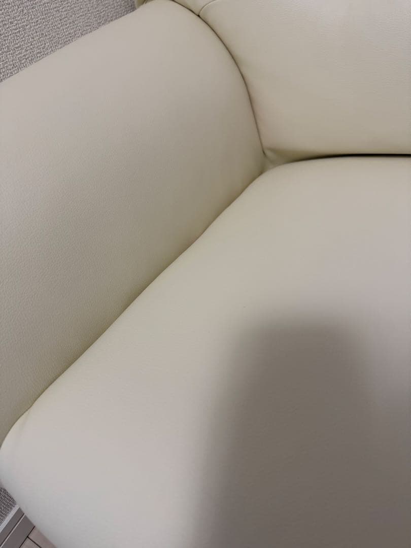 //再々値下げ// 2人掛けソファ　レザー調　ホワイト