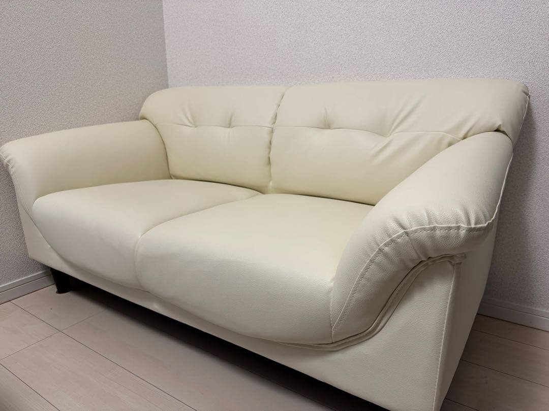 //再々値下げ// 2人掛けソファ　レザー調　ホワイト