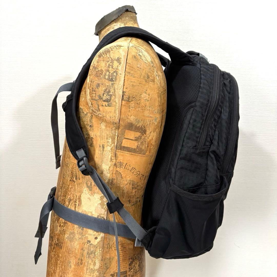 良品 パタゴニア 黒 ブラック ライトワイヤーパック リュック 48860