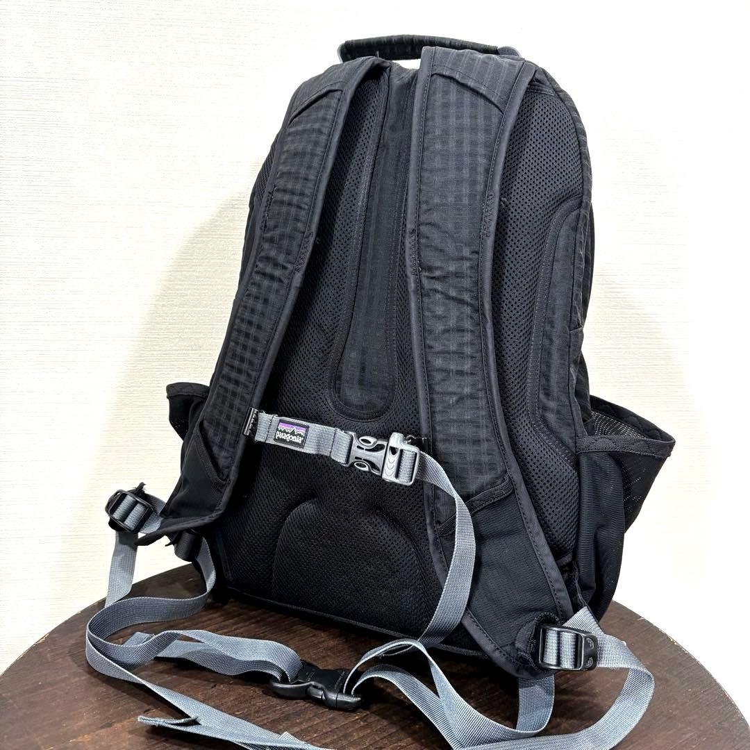 良品 パタゴニア 黒 ブラック ライトワイヤーパック リュック 48860