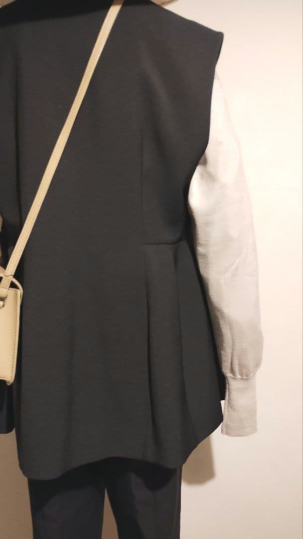 C6747 MilaOwenミラオーウェンペプラムベストセットアップ