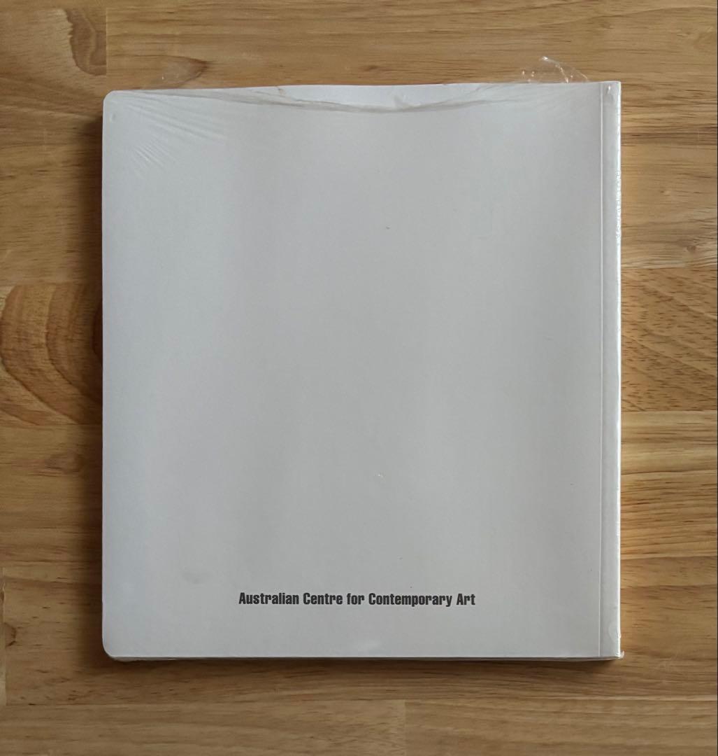 アート・デザイン・音楽 A kind of you : 6 portraits by Roni Horn