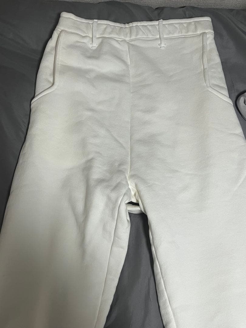 apastideal ベルトループ付きスウェットパンツ archiveポーカーズ