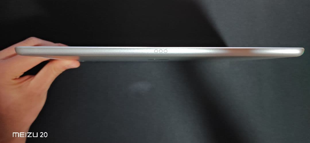 iPad 第9世代 64GB Wi-Fi+Cellular シルバー ケース付き