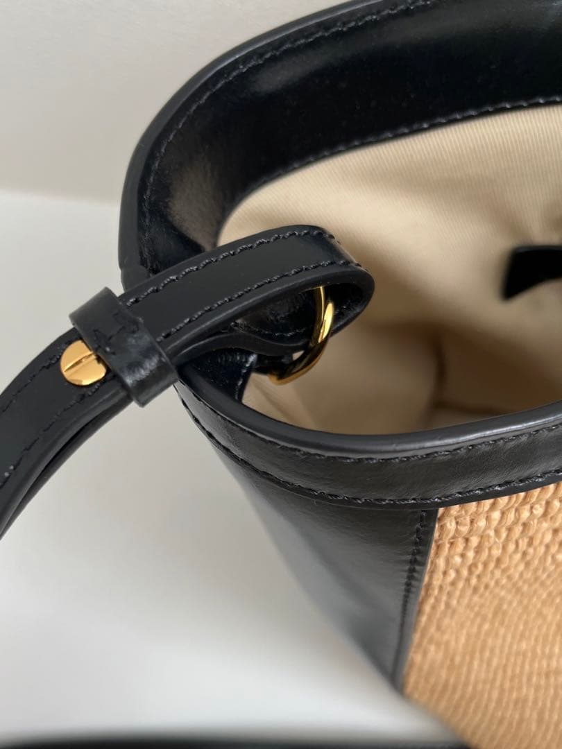 未使用に近い　MARNI マルニ　TROPICALIA BAG SMALL