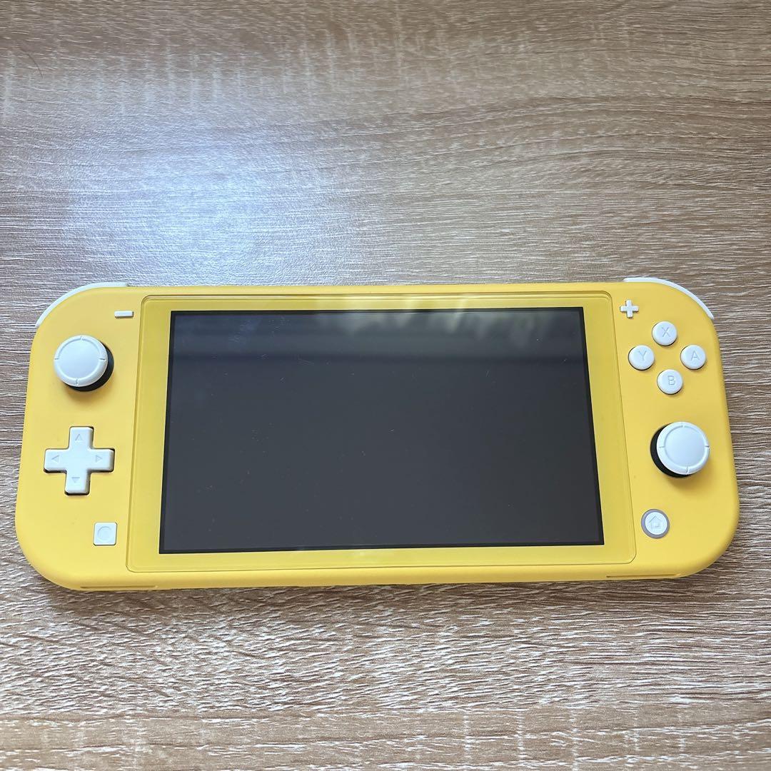 Switch Lite イエロー ACアダプター付き【使用回数3回程】