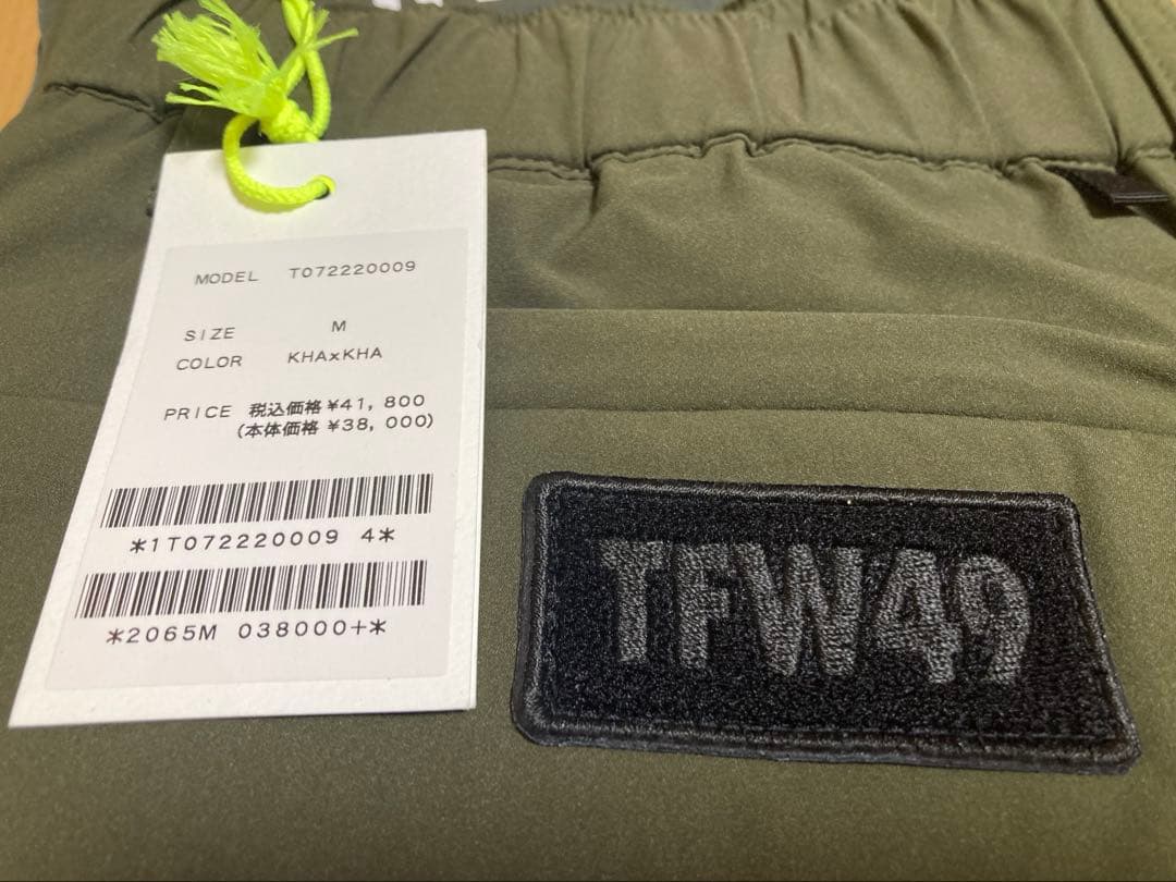 新品未使用　Mサイズ　TFW49 カーキ ゴルフ ダウンパンツ 防寒 冬