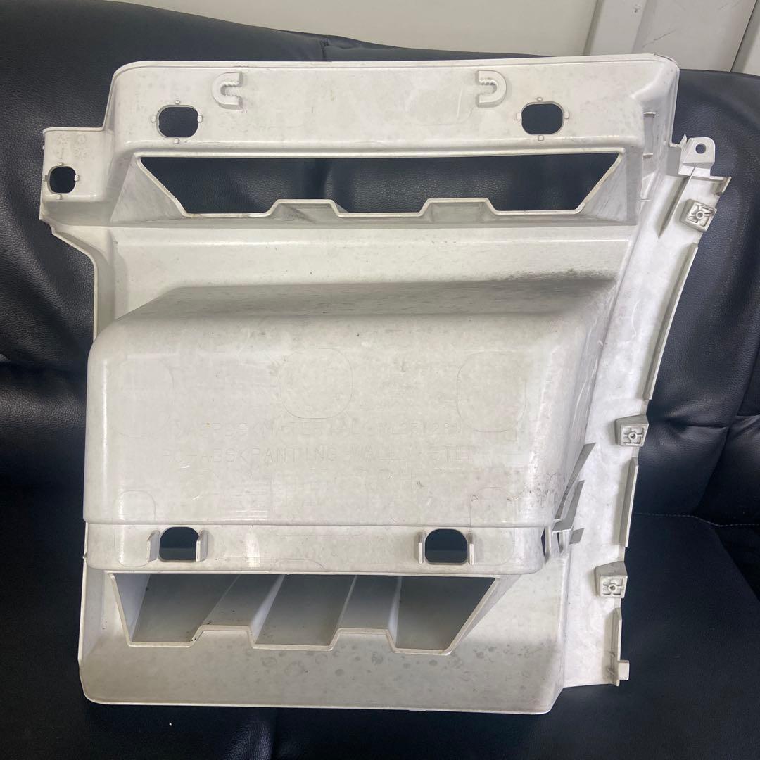 スーパーグレート　17型〜　純正　標準キャブ　白　運転席側　ステップウォール