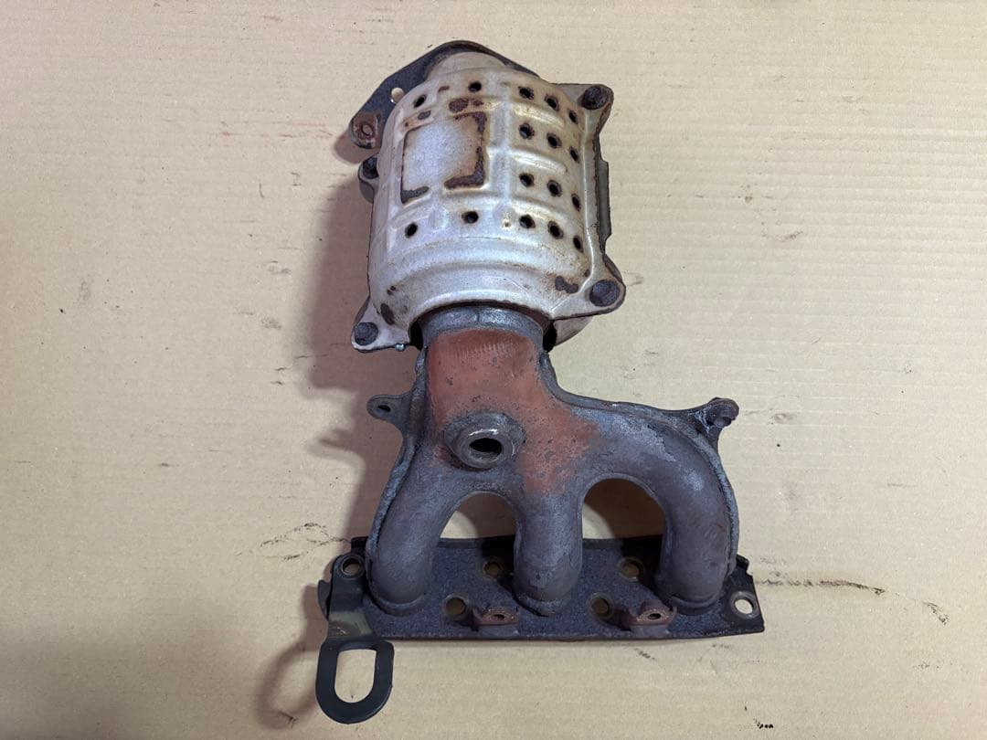 スズキ純正 エキゾーストマニホールド85G-C03 触媒 キャタライザー