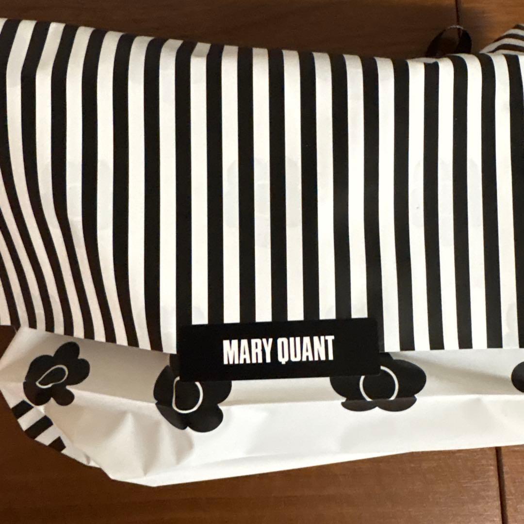 MARY QUANT ミントグリーン 二つ折り財布　箱付　ラッピング　ギフト