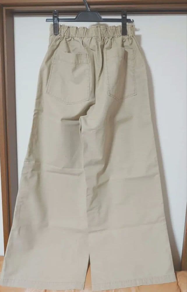 新品タグ付き　ルピボット　バックサテンベイカーパンツ　ベージュ