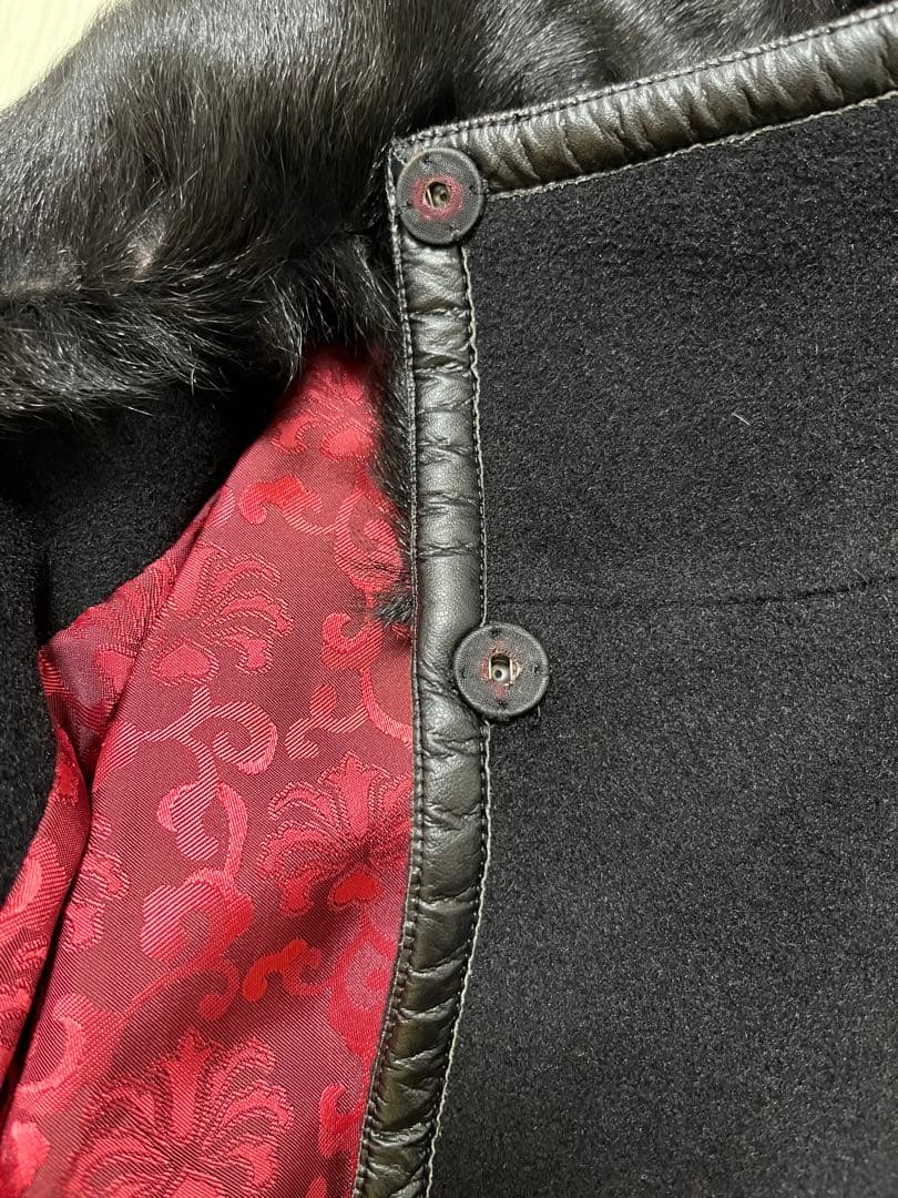 VIVIENNE TAM ブラックアンゴラ混合コート取り外しファー付き