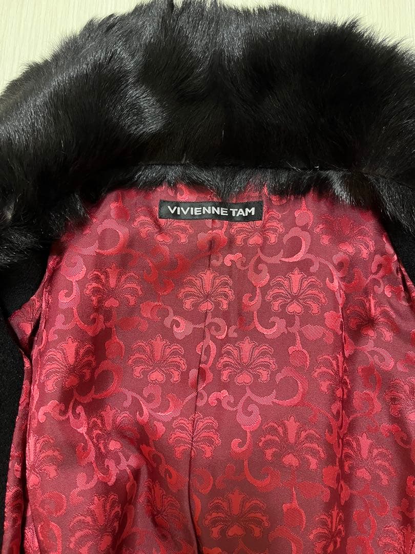 VIVIENNE TAM ブラックアンゴラ混合コート取り外しファー付き