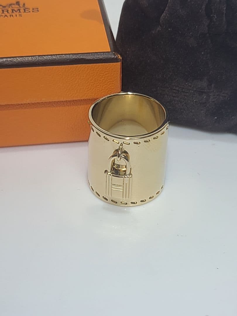 エルメス　カデナチャーム　スカーフリング　ゴールド