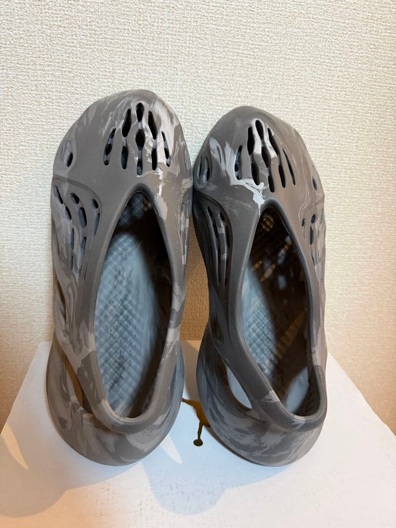 YEEZY Foam Runner / カニエ・ウェスト