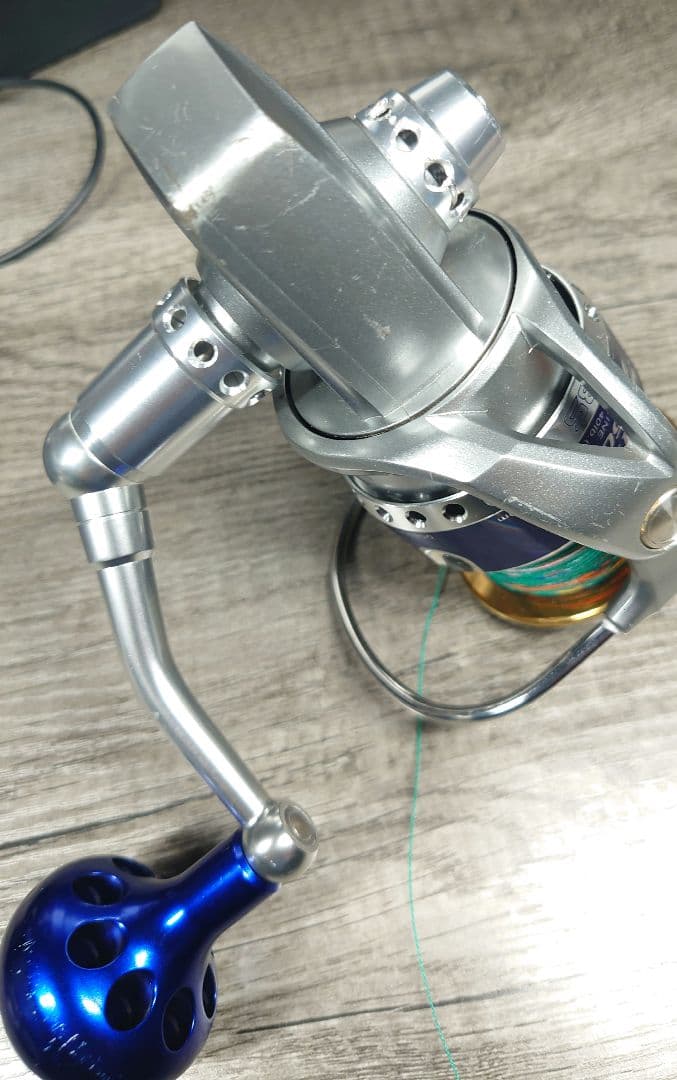 【美品】ダイワ SALTIGA Z 4500 スピニングリール