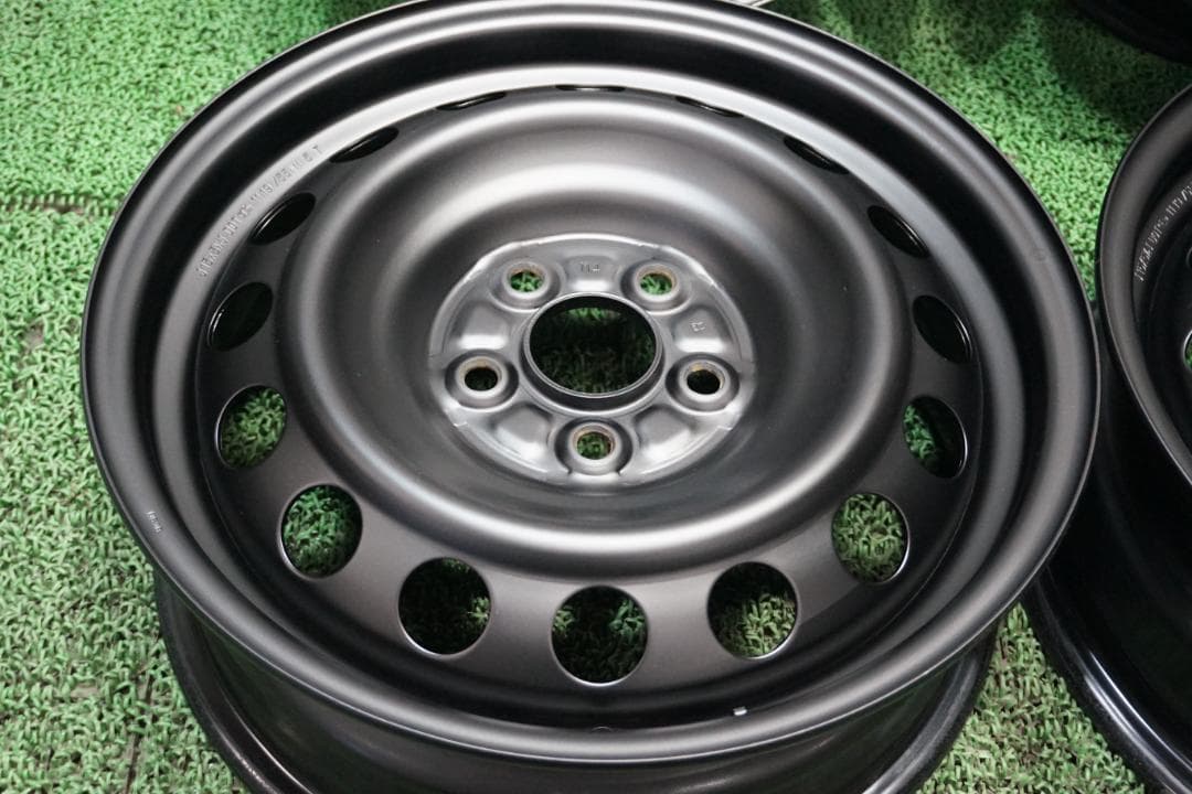 トヨタ純正　カスタムブラックエディション　プリウス　シエンタ　アウトドア