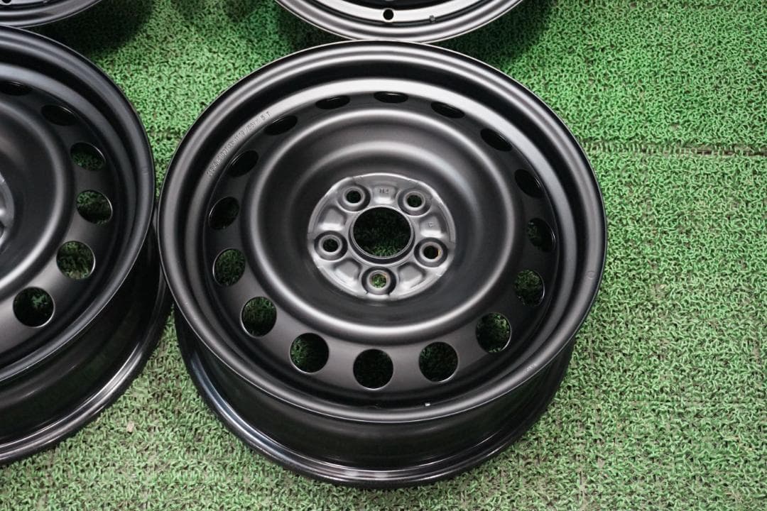 トヨタ純正　カスタムブラックエディション　プリウス　シエンタ　アウトドア