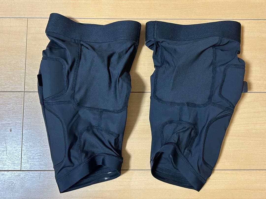 evoc プロテクター Lブラック　肘・膝セット