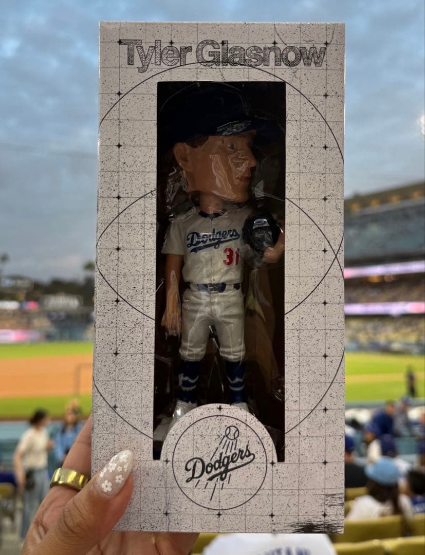 ドジャーススタジアム限定配布　グラスノー　ボブルヘッド9/18