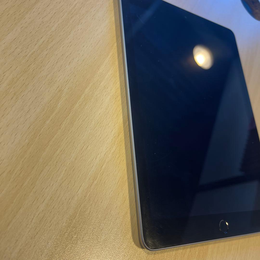 iPad6本体 シルバー　WI-FI