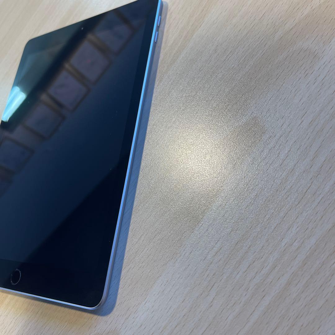 iPad6本体 シルバー　WI-FI