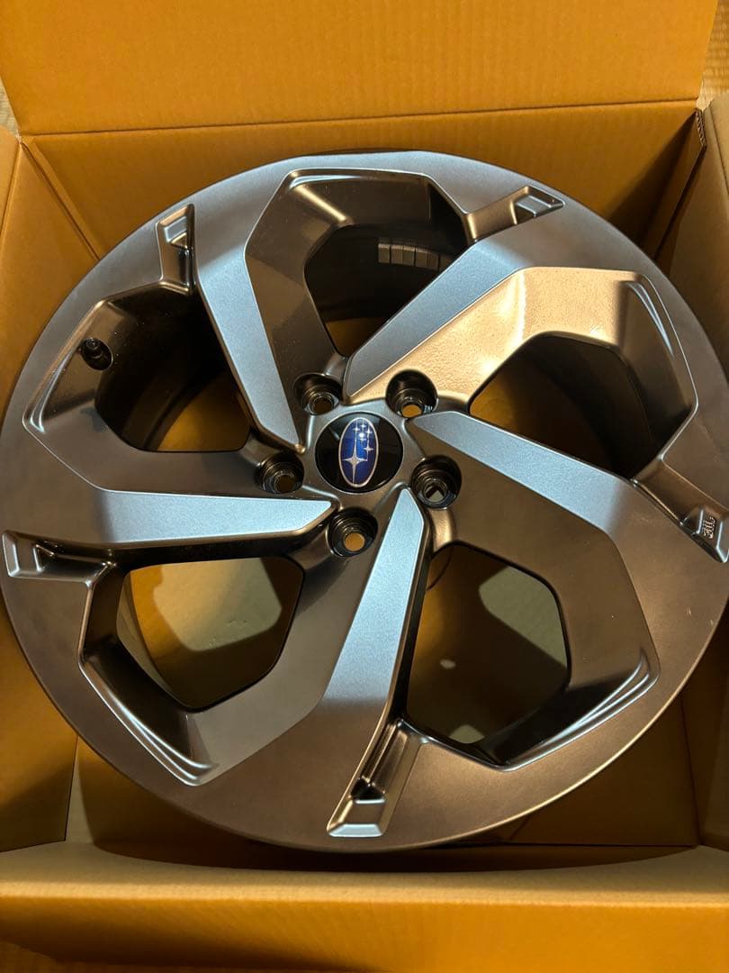 スバル 18インチ 純正新車外しskフォレスターSTIスポーツ1本　4回購入