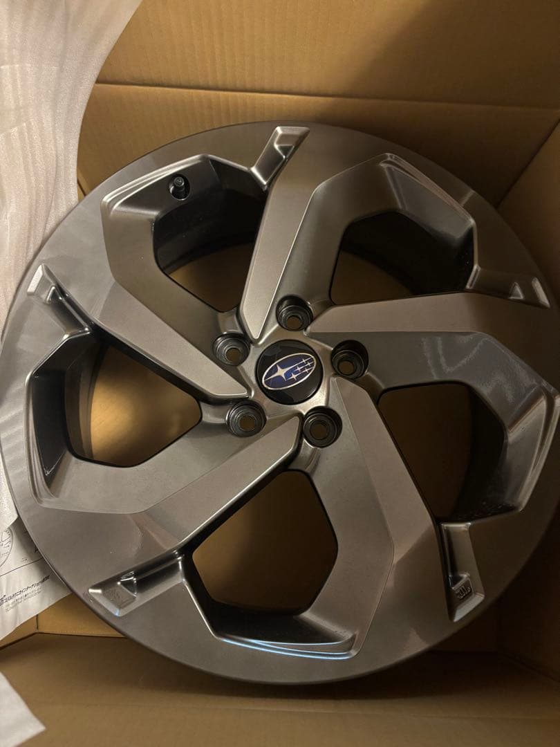 スバル 18インチ 純正新車外しskフォレスターSTIスポーツ1本　4回購入