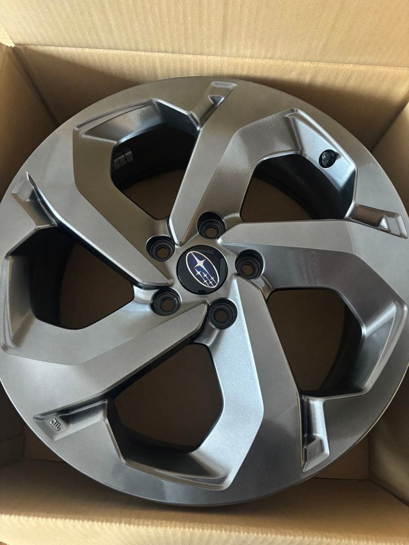 スバル 18インチ 純正新車外しskフォレスターSTIスポーツ1本　4回購入